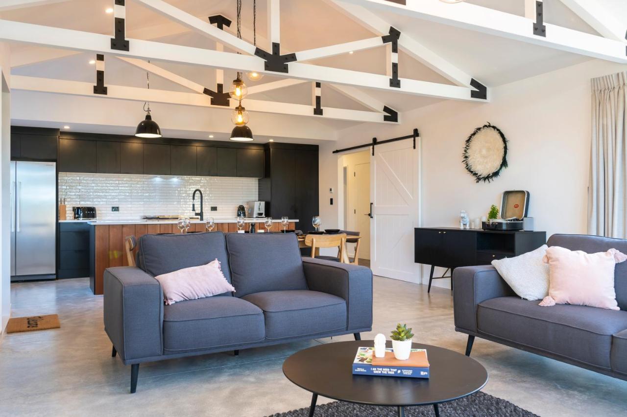 Black Barn Modern: Luxe Martinborough Escape Dış mekan fotoğraf