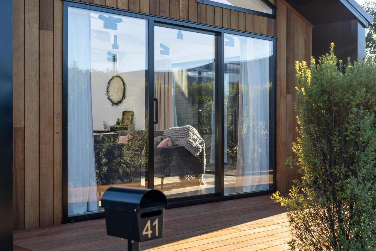 Black Barn Modern: Luxe Martinborough Escape Dış mekan fotoğraf