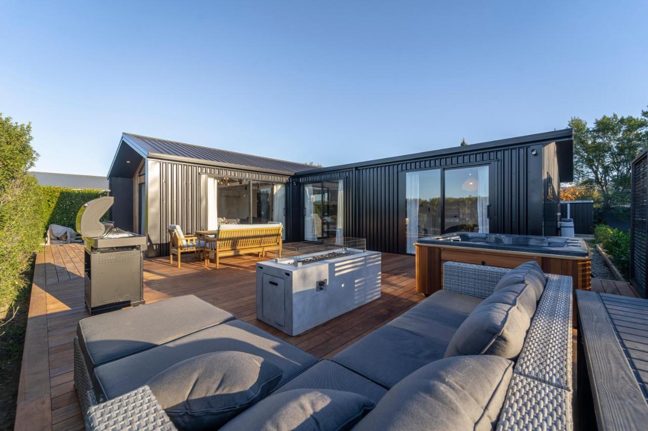 Black Barn Modern: Luxe Martinborough Escape Dış mekan fotoğraf