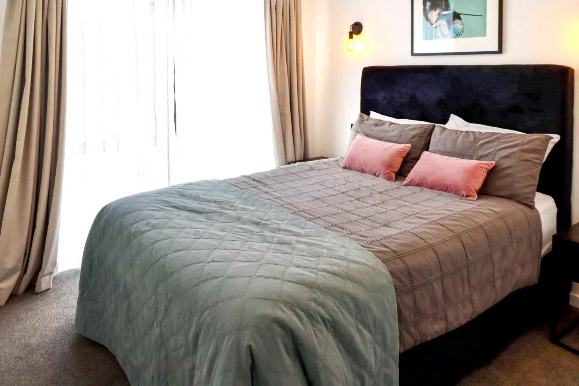 Black Barn Modern: Luxe Martinborough Escape Dış mekan fotoğraf